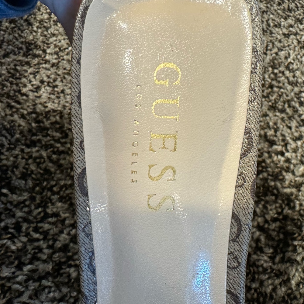 New Guess Logo Block Heel Mule Sandals  Women's Size 7 - Picture 4 of 6